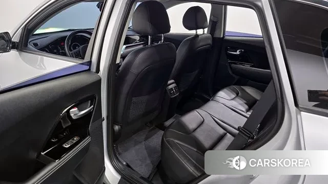 Kia Niro EV 2021 Серебряный из Кореи, фото 2