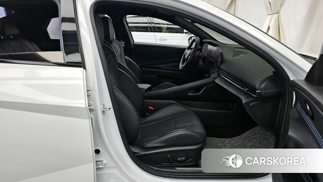 Hyundai The New Avante (CN7) 2024 Белый из Кореи, фото 2