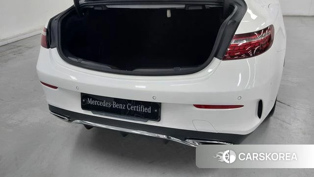 Mercedes-Benz E-Class W213 2022 Белый из Кореи, фото 2