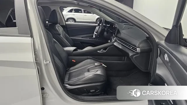 Hyundai The New Avante (CN7) 2024 Серебристо-серый из Кореи, фото 2