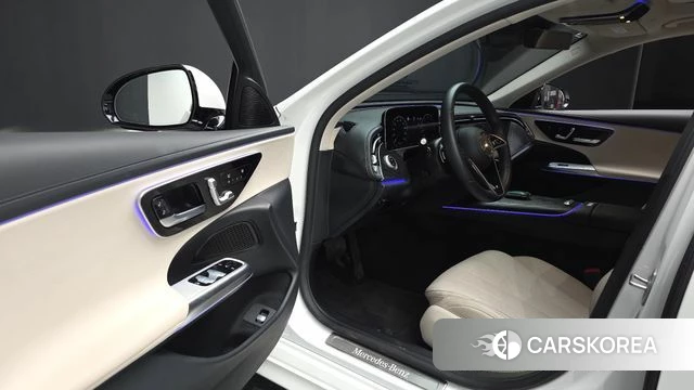 Mercedes-Benz E-Class W214 2024 Белый из Кореи, фото 2