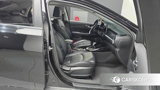 Kia The New K3 2nd generation 2021 Черный из Кореи, фото 2