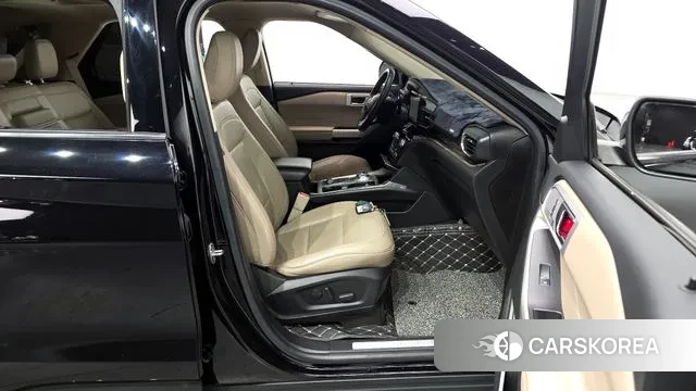 Ford Explorer 6th Generation 2022 Черный из Кореи, фото 2