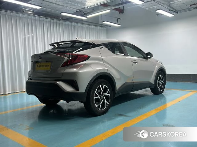 Toyota C-HR 2020 Серебристо-серый из Китая, фото 2