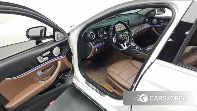 Mercedes-Benz E-Class W213 2019 Белый из Кореи, фото 2