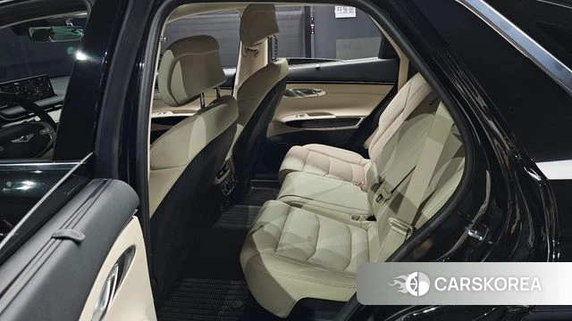 Genesis GV70 2023 Черный из Кореи, фото 2
