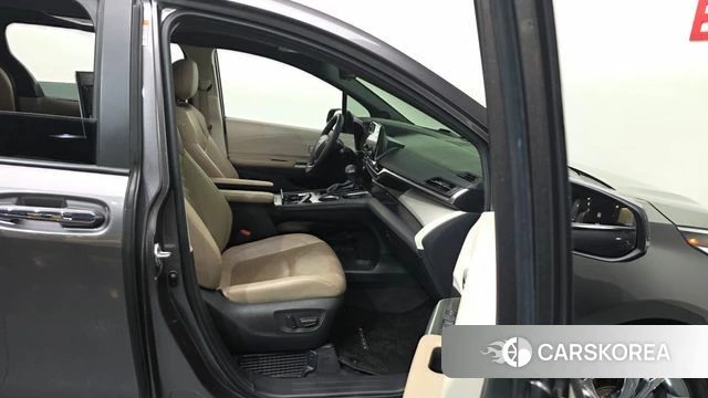 Toyota Sienna 4th Generation 2022 Серый из Кореи, фото 2