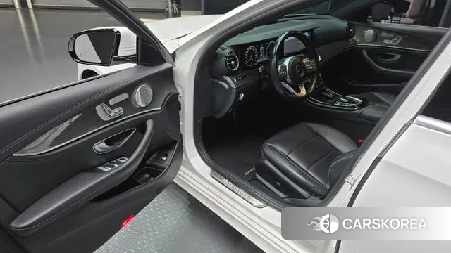 Mercedes-Benz E-Class W213 2019 Белый из Кореи, фото 2