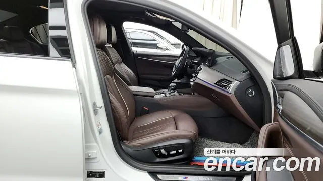 BMW 5 Series (G30) 2020 Белый из Кореи, фото 2