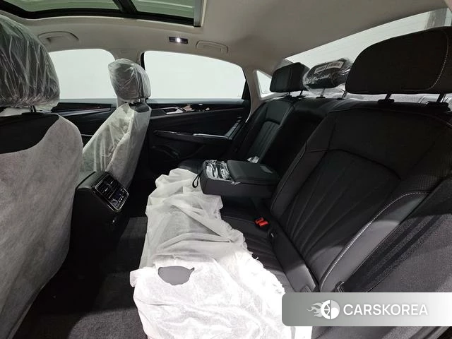 Volkswagen Passat 2025 Черный из Китая, фото 2