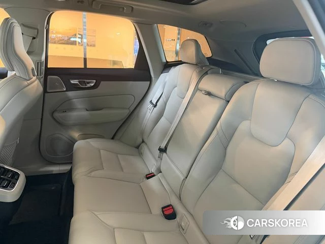 Volvo XC60 second Generation 2026 Черный из Кореи, фото 2