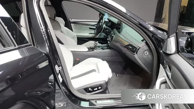 BMW M5 (F90) 2022 Черный из Кореи, фото 2