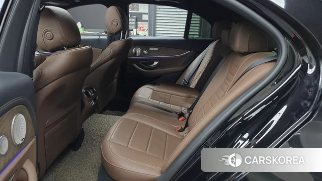 Mercedes-Benz E-Class W213 2021 Черный из Кореи, фото 2