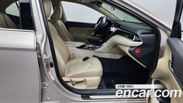 Toyota Camry (XV70) 2018 Жемчужный цвет из Кореи, фото 2