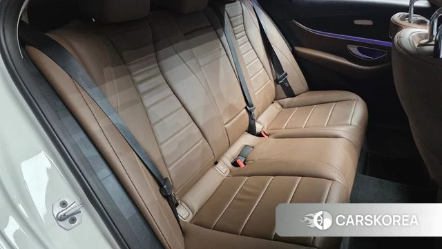Mercedes-Benz E-Class W213 2019 Белый из Кореи, фото 2
