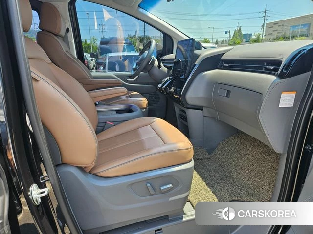 Hyundai Staria 2024 Черный из Кореи, фото 2