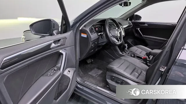 Volkswagen Tiguan second Generation 2022 Серый из Кореи, фото 2