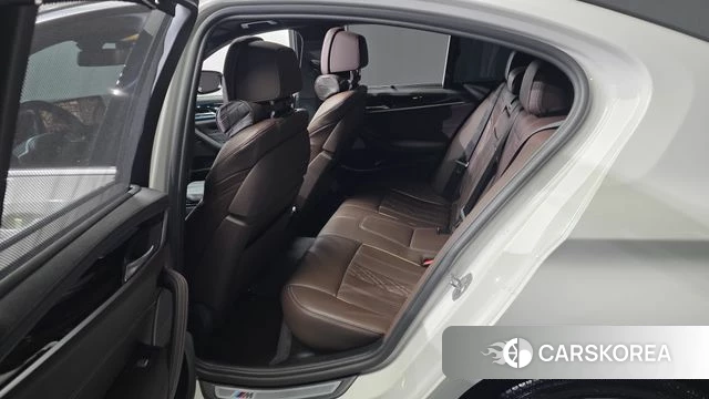 BMW 5 Series (G30) 2022 Белый из Кореи, фото 2