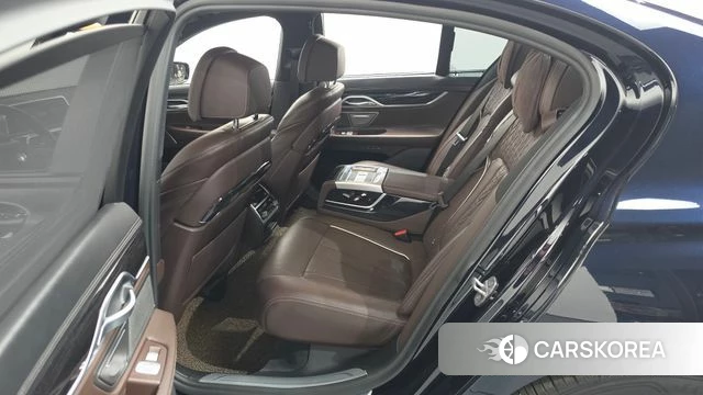 BMW 7 Series (G11) 2018 Черный из Кореи, фото 2