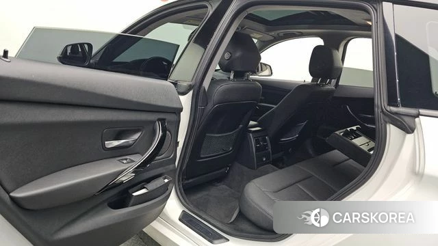 BMW 3 Series GT (F34) 2018 Белый из Кореи, фото 2