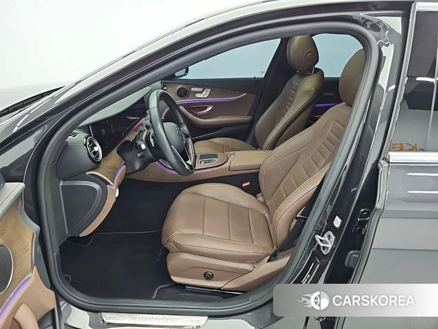 Mercedes-Benz E-Class W213 2021 Серый из Кореи, фото 2