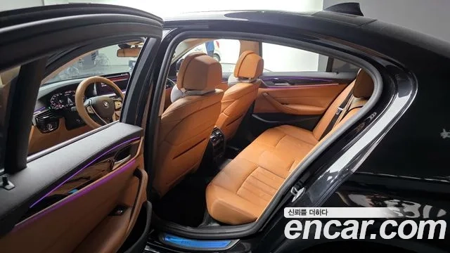 BMW 5 Series (G30) 2021 Черный из Кореи, фото 2