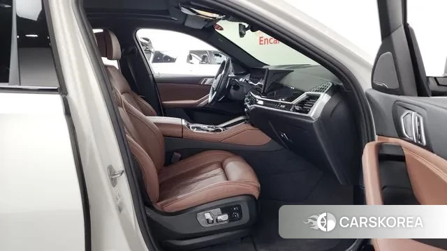 BMW X6 (G06) 2023 Белый из Кореи, фото 2