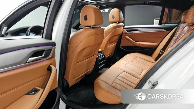 BMW 5 Series (G30) 2018 Белый из Кореи, фото 2