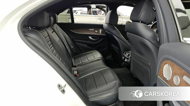 Mercedes-Benz E-Class W213 2021 Белый из Кореи, фото 2