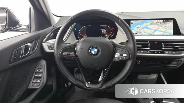 BMW 1 Series (F40) 2020 Черный из Кореи, фото 2