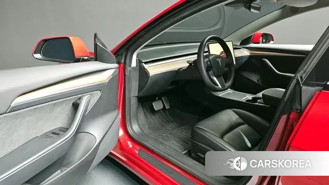 Tesla Model 3 2022 Красный из Кореи, фото 2