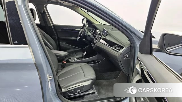 BMW X1 (F48) 2021 Небесно-голубой из Кореи, фото 2