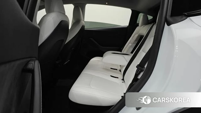 Tesla Model Y 2024 Белый из Кореи, фото 2