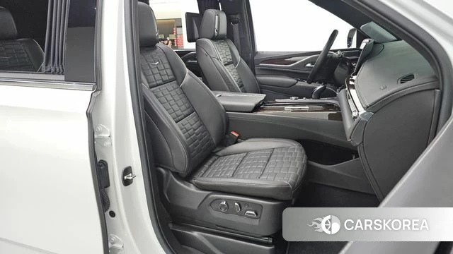 Cadillac Escalade 5th Generation 2021 Белый из Кореи, фото 2