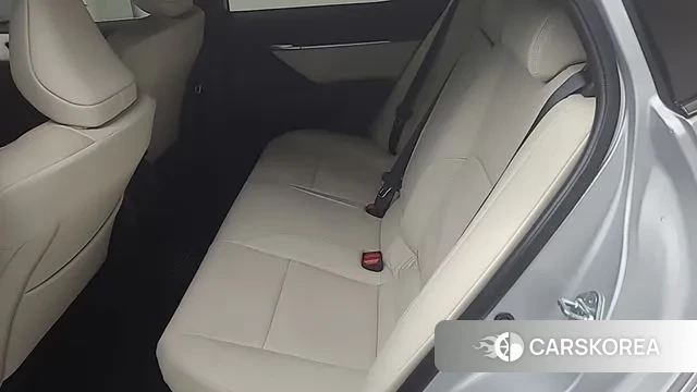 Toyota Camry (XV80) 2025 Серебряный из Кореи, фото 2