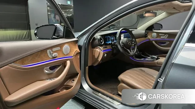 Mercedes-Benz E-Class W213 2019 Серый из Кореи, фото 2