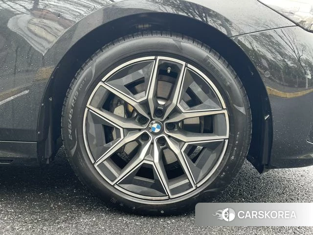 BMW 5 series (imported) 2025 Черный из Китая, фото 2