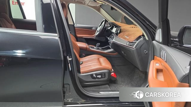 BMW X7 (G07) 2021 Черный из Кореи, фото 2