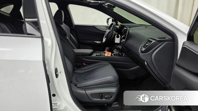 Lexus NX450h + 2nd generation 2025 Белый из Кореи, фото 2