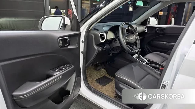 Hyundai Venue 2023 Белый из Кореи, фото 2