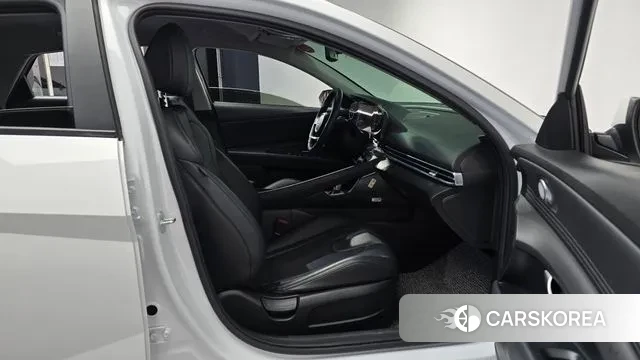 Hyundai The New Avante (CN7) 2024 Белый из Кореи, фото 2