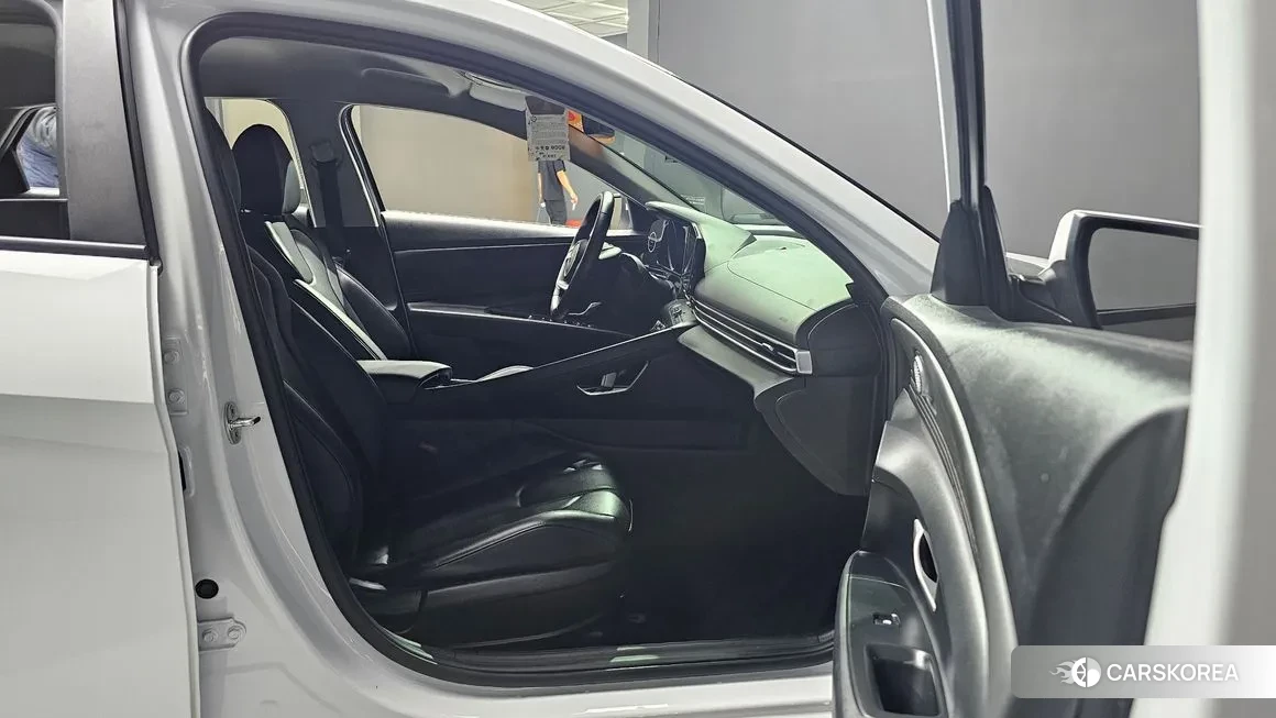 Hyundai Avante Hybrid (CN7) 2021 Белый из Кореи, фото 2