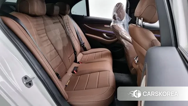 Mercedes-Benz E-Class W213 2023 Белый из Кореи, фото 2