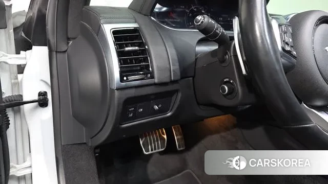 Jaguar F-TYPE 2021 Белый из Кореи, фото 2