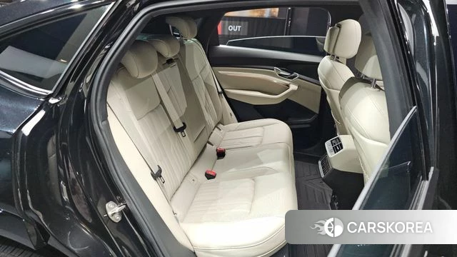 Audi e-Tron 2021 Черный из Кореи, фото 2
