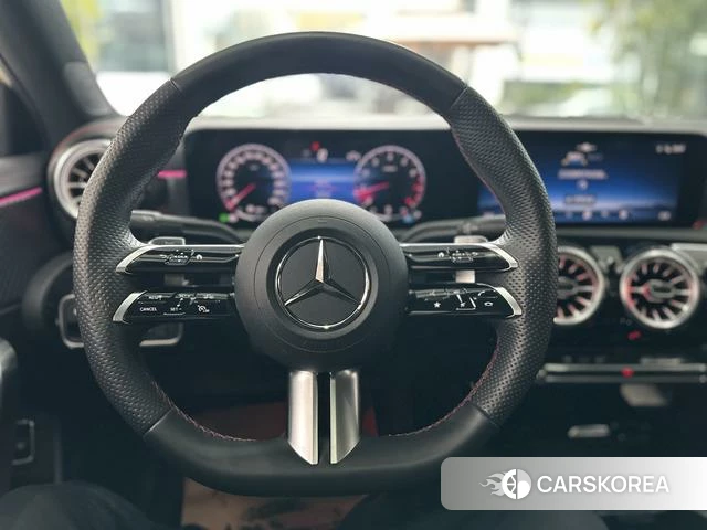 Mercedes-Benz Class A 2024 Белый из Китая, фото 2