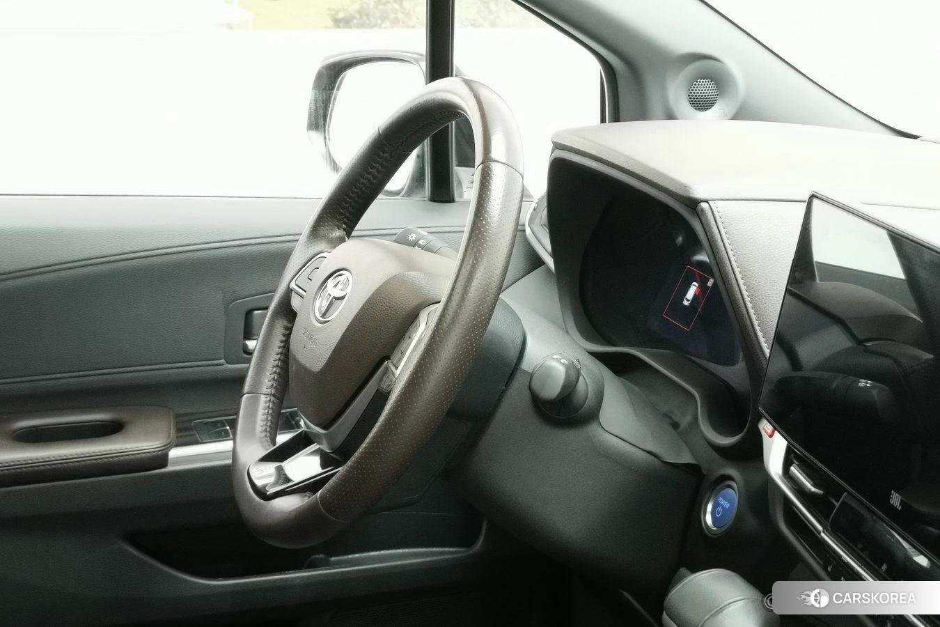 Toyota Sienna 2021 Черный из Китая, фото 2