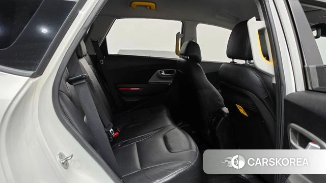 Kia Niro Plus 2023 Белый из Кореи, фото 2
