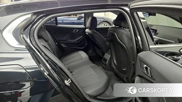 BMW 1 Series (F40) 2020 Черный из Кореи, фото 2