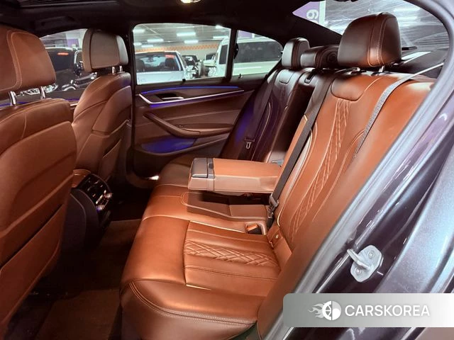 BMW 5 Series (G30) 2018 Серый из Кореи, фото 2